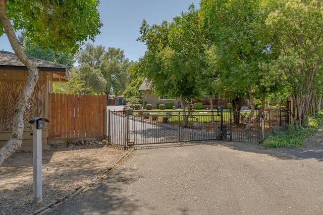 5770 Hoffman Ln, Fair Oaks, CA 95628