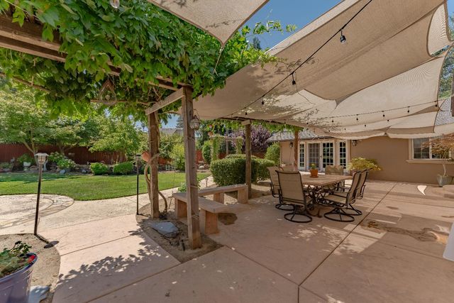 5770 Hoffman Ln, Fair Oaks, CA 95628