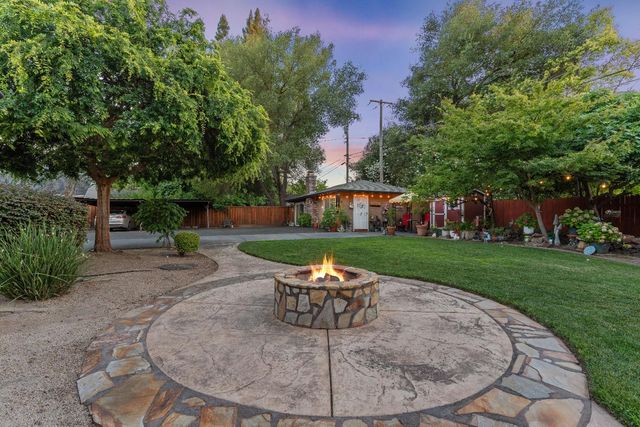5770 Hoffman Ln, Fair Oaks, CA 95628