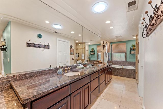 5770 Hoffman Ln, Fair Oaks, CA 95628