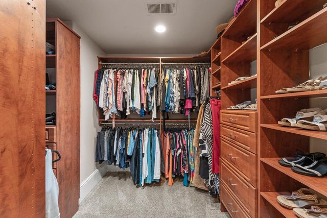 5770 Hoffman Ln, Fair Oaks, CA 95628