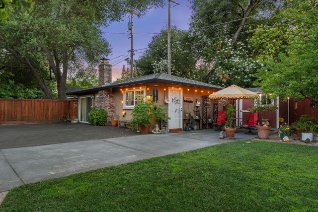 5770 Hoffman Ln, Fair Oaks, CA 95628