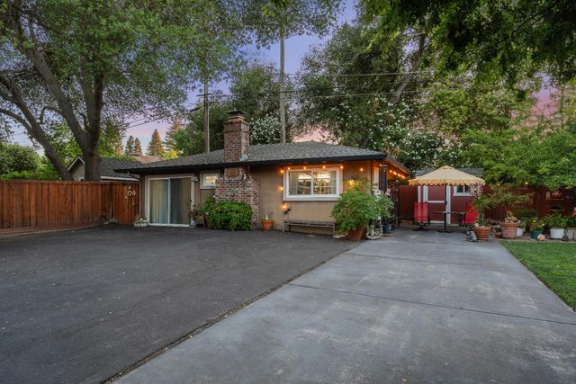 5770 Hoffman Ln, Fair Oaks, CA 95628