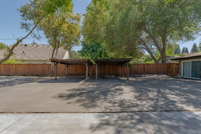 5770 Hoffman Ln, Fair Oaks, CA 95628
