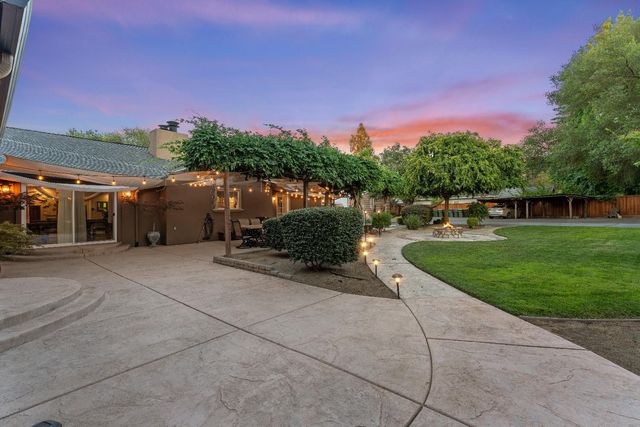5770 Hoffman Ln, Fair Oaks, CA 95628