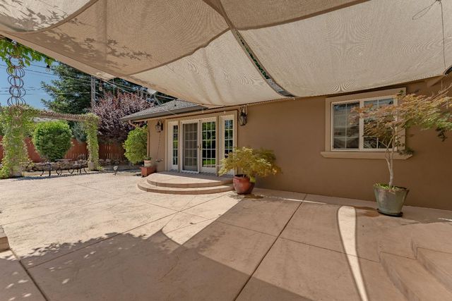 5770 Hoffman Ln, Fair Oaks, CA 95628