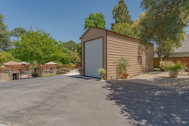 5770 Hoffman Ln, Fair Oaks, CA 95628