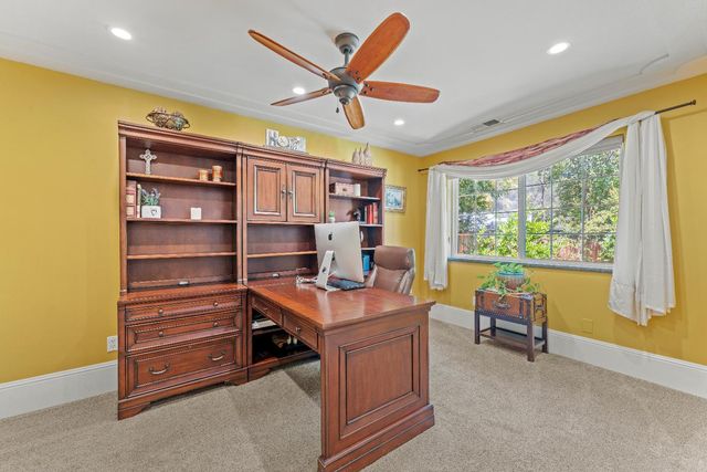 5770 Hoffman Ln, Fair Oaks, CA 95628