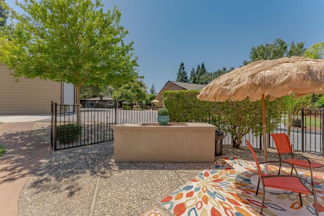 5770 Hoffman Ln, Fair Oaks, CA 95628