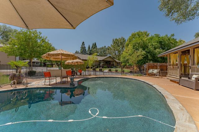 5770 Hoffman Ln, Fair Oaks, CA 95628