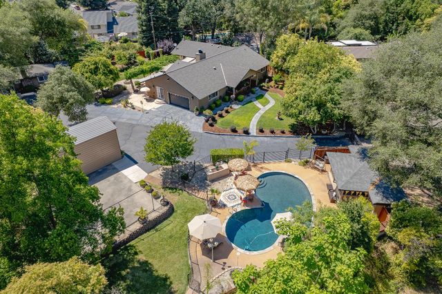 5770 Hoffman Ln, Fair Oaks, CA 95628