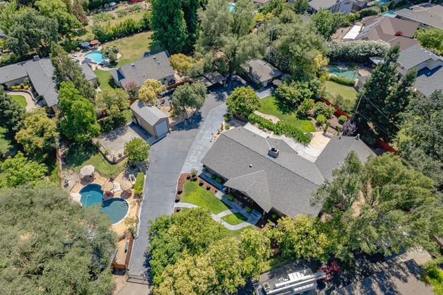 5770 Hoffman Ln, Fair Oaks, CA 95628