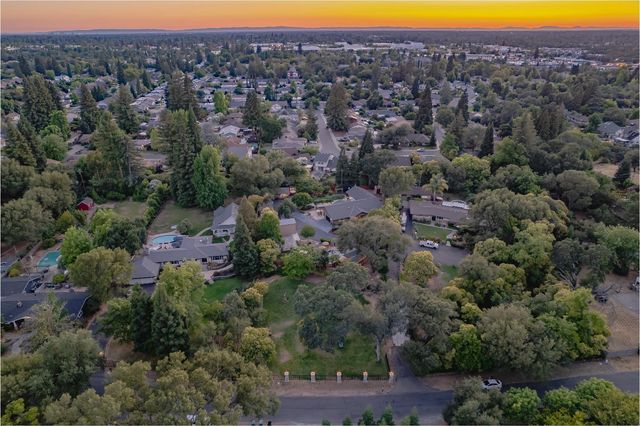 5770 Hoffman Ln, Fair Oaks, CA 95628