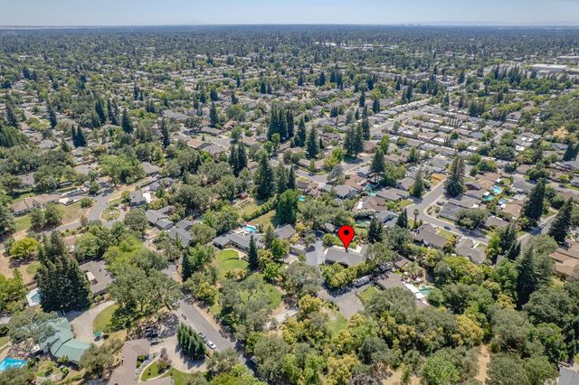 5770 Hoffman Ln, Fair Oaks, CA 95628