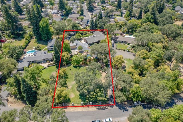 5770 Hoffman Ln, Fair Oaks, CA 95628