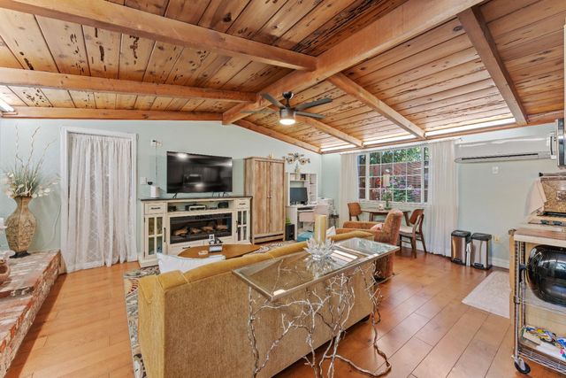 5770 Hoffman Ln, Fair Oaks, CA 95628