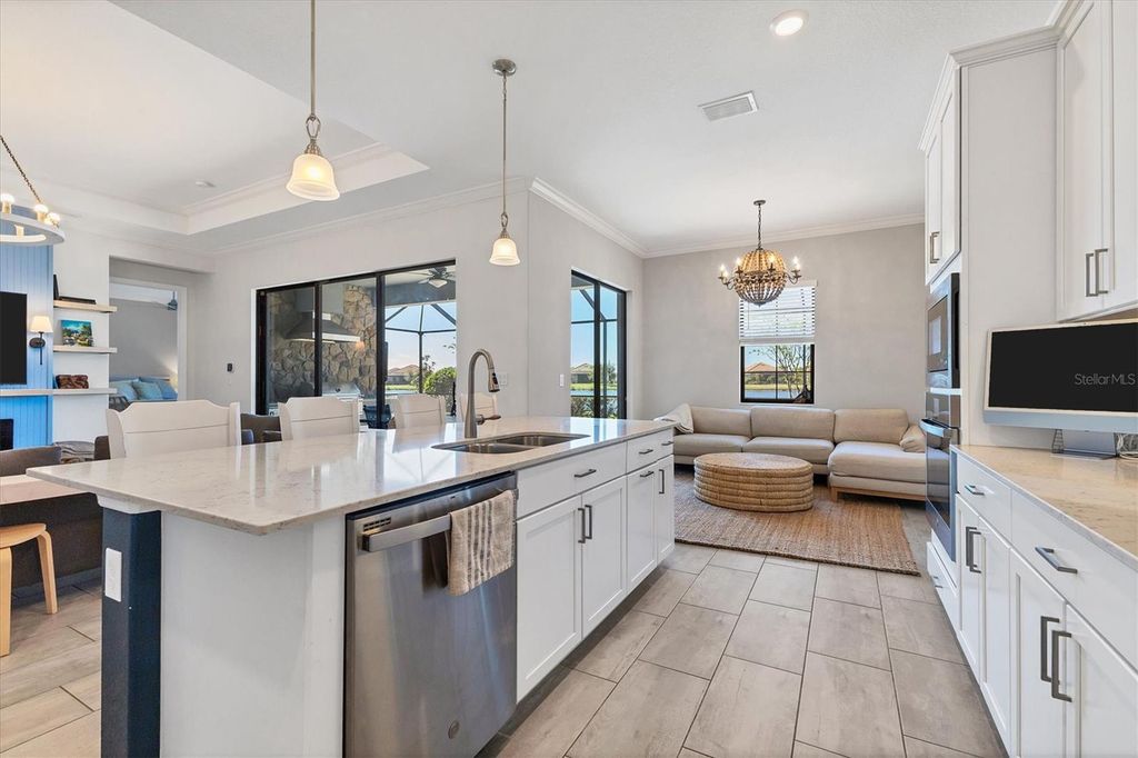 Image 18 of property listing at 7028 HIGHGATE LANE, Bradenton, FL 34202