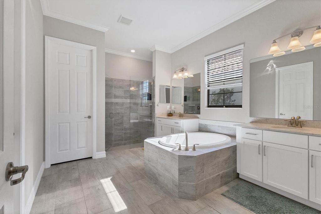 Image 22 of property listing at 7028 HIGHGATE LANE, Bradenton, FL 34202