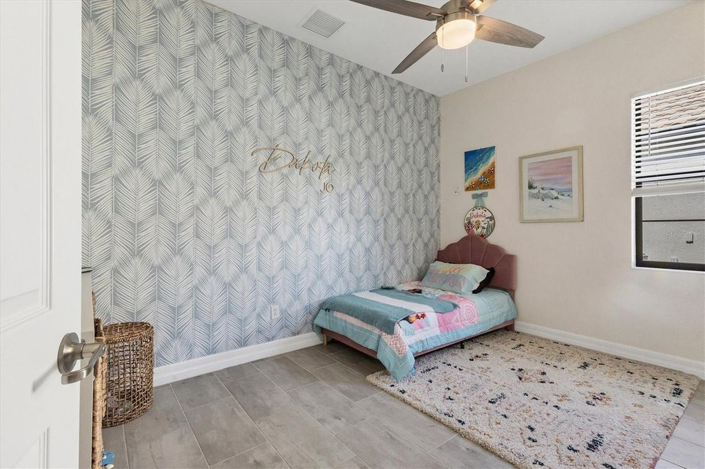 Image 25 of property listing at 7028 HIGHGATE LANE, Bradenton, FL 34202