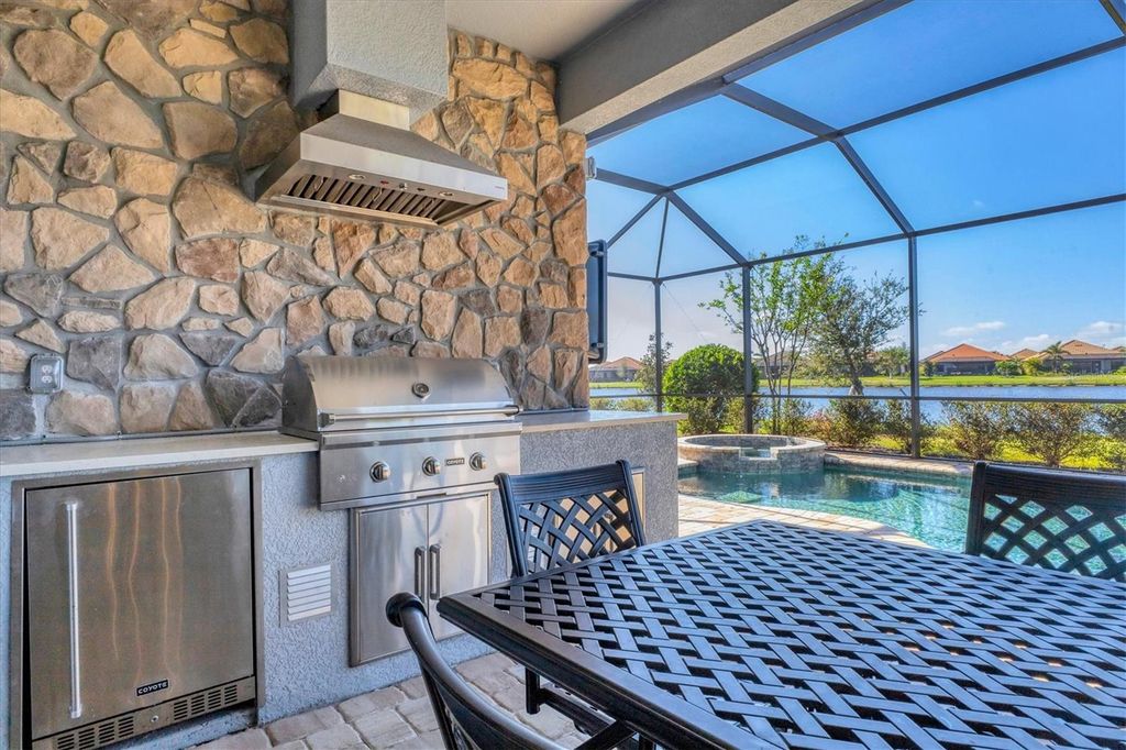 Image 33 of property listing at 7028 HIGHGATE LANE, Bradenton, FL 34202