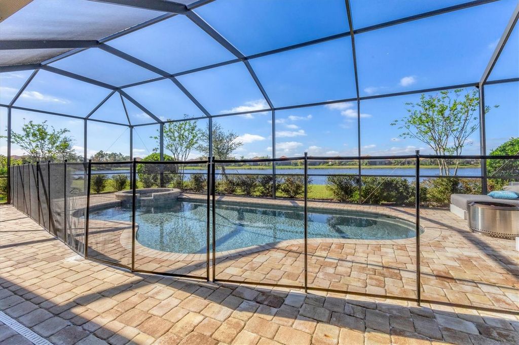 Image 34 of property listing at 7028 HIGHGATE LANE, Bradenton, FL 34202
