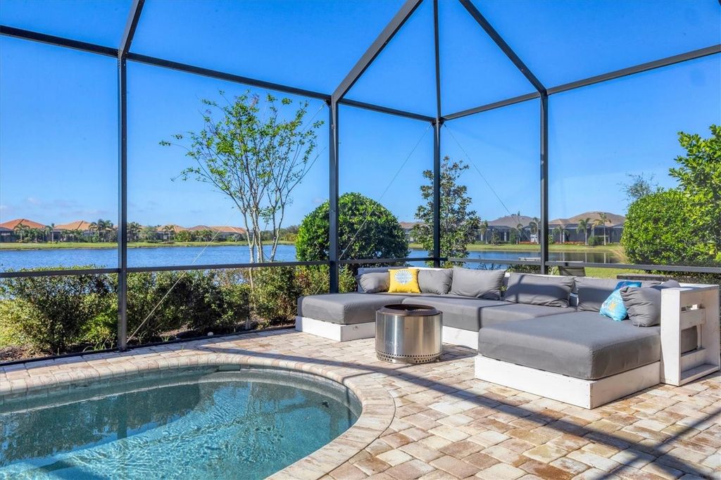 Image 37 of property listing at 7028 HIGHGATE LANE, Bradenton, FL 34202