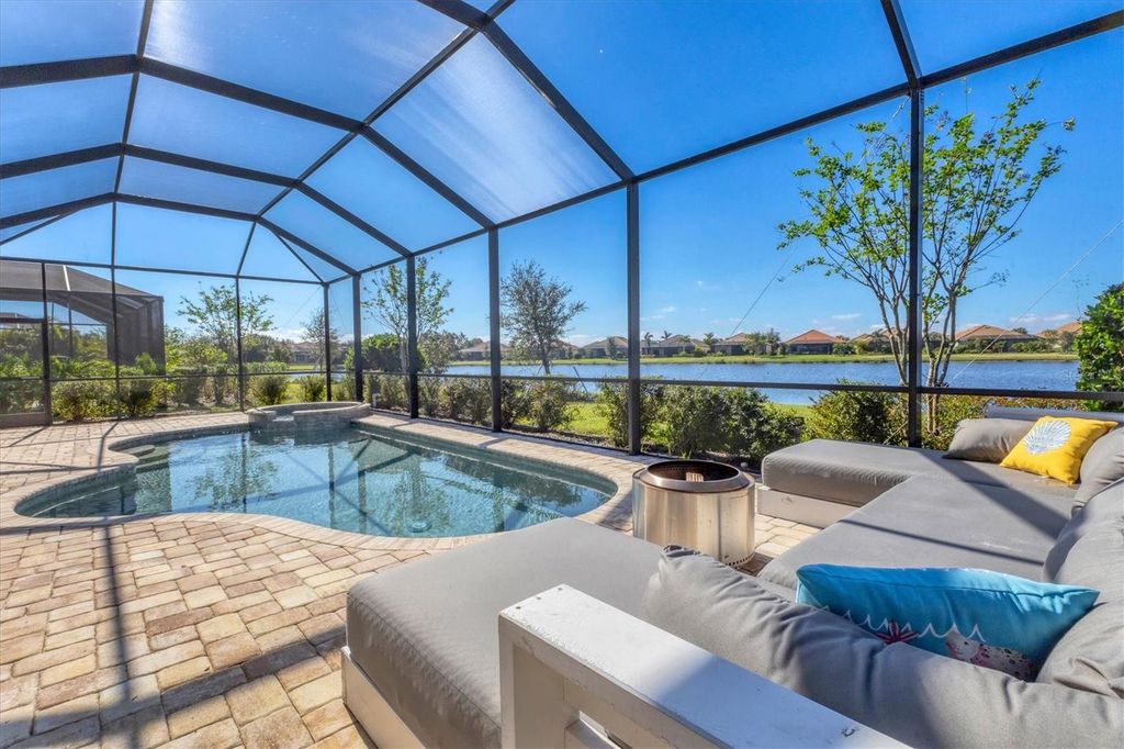 Image 38 of property listing at 7028 HIGHGATE LANE, Bradenton, FL 34202
