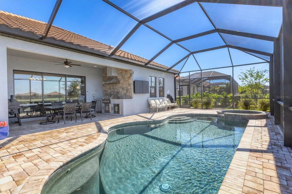 Image 39 of property listing at 7028 HIGHGATE LANE, Bradenton, FL 34202