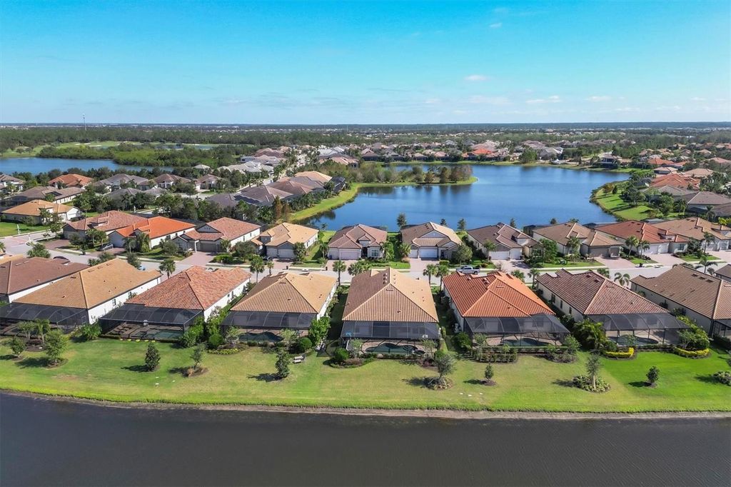 Image 42 of property listing at 7028 HIGHGATE LANE, Bradenton, FL 34202