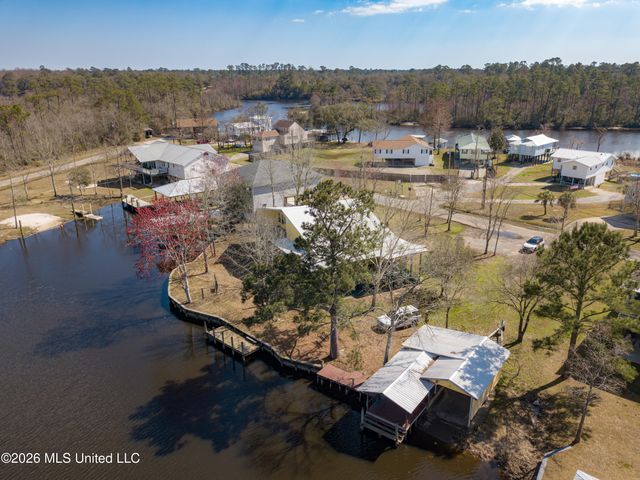 6132 Shawnee Street, Kiln, MS 39556