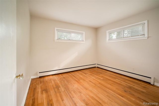 2423 Crooks Road, Royal Oak, MI 48073