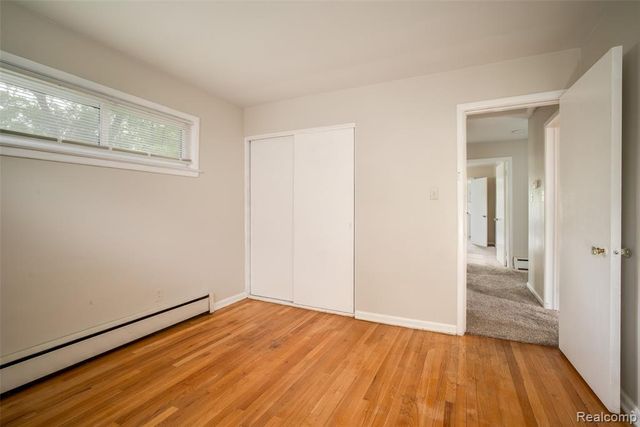 2423 Crooks Road, Royal Oak, MI 48073