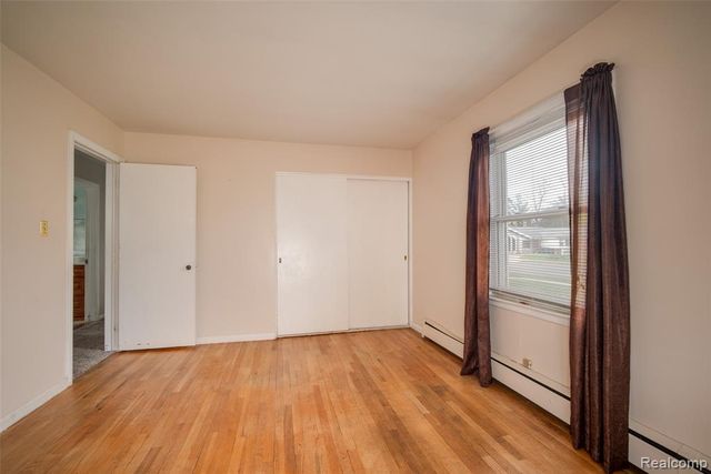 2423 Crooks Road, Royal Oak, MI 48073