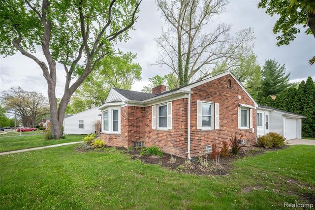 2423 Crooks Road, Royal Oak, MI 48073