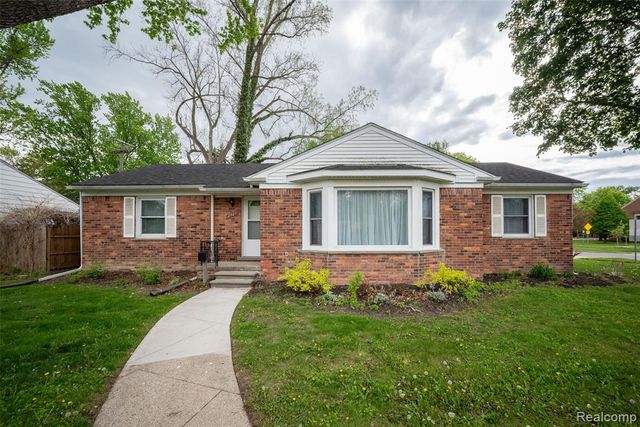 2423 Crooks Road, Royal Oak, MI 48073