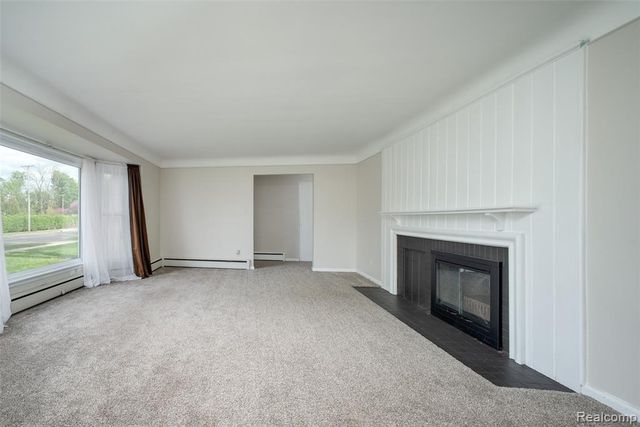 2423 Crooks Road, Royal Oak, MI 48073