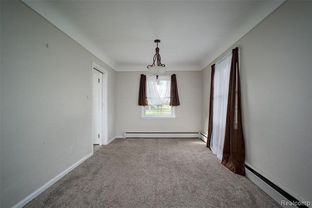 2423 Crooks Road, Royal Oak, MI 48073