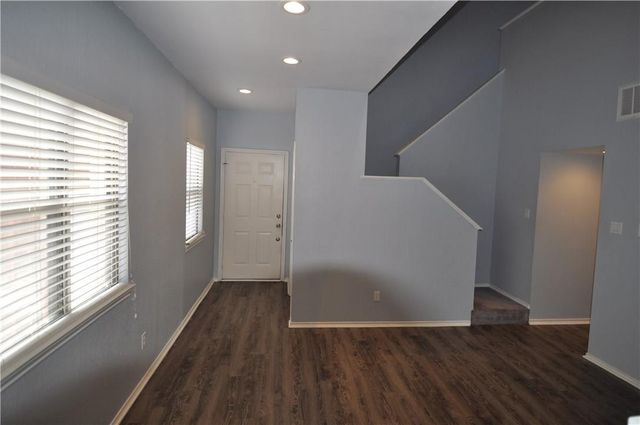 706 W 22nd ST W 305, Austin, TX 78705