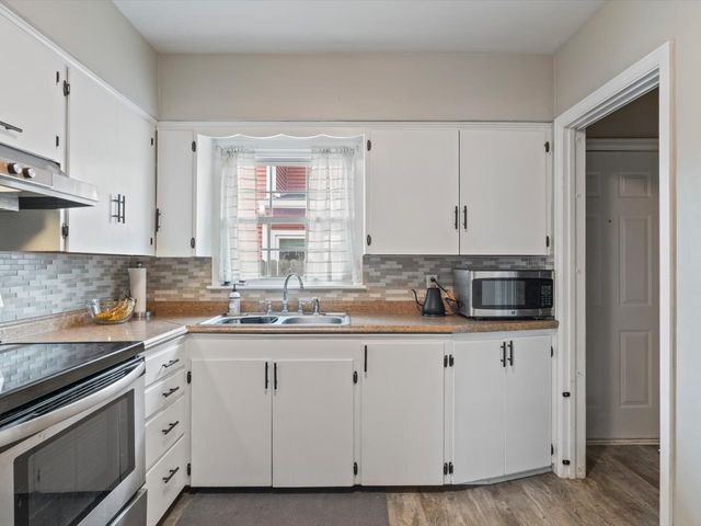 1204 W Lombard Street, Davenport, IA 52804