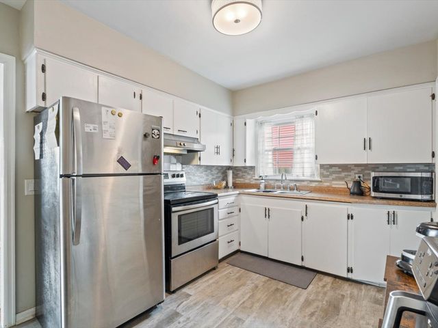 1204 W Lombard Street, Davenport, IA 52804