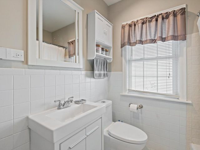 1204 W Lombard Street, Davenport, IA 52804