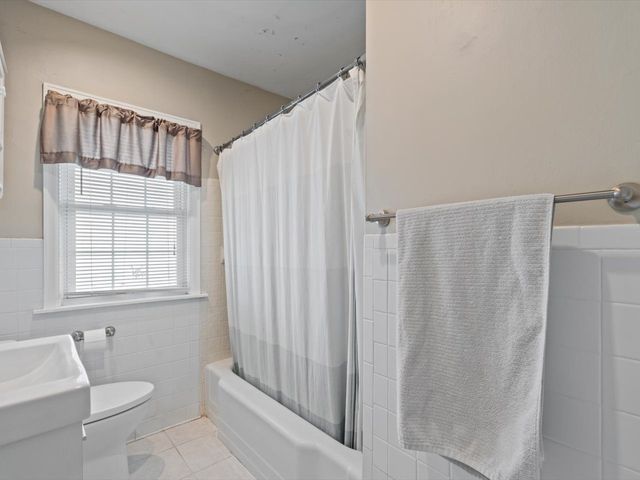 1204 W Lombard Street, Davenport, IA 52804