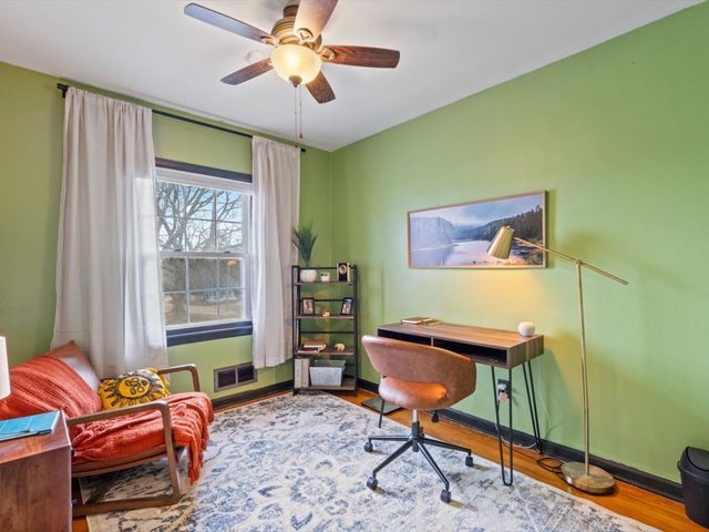 1204 W Lombard Street, Davenport, IA 52804