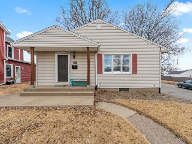 1204 W Lombard Street, Davenport, IA 52804