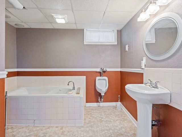 1204 W Lombard Street, Davenport, IA 52804