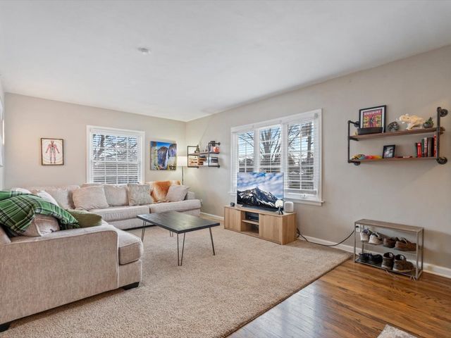 1204 W Lombard Street, Davenport, IA 52804