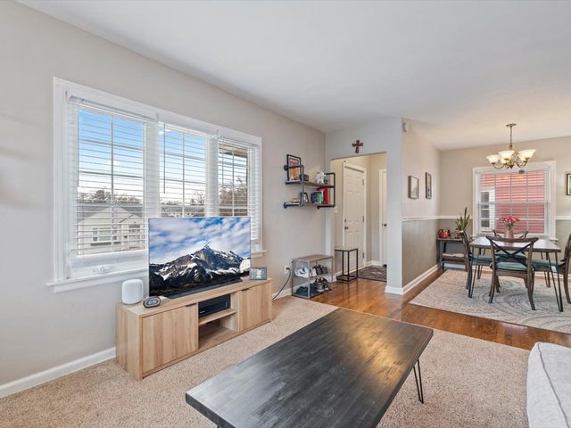 1204 W Lombard Street, Davenport, IA 52804