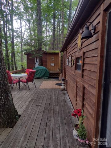 128 Overlook Drive, Spruce Pine, NC 28777