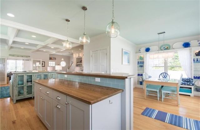 10 Julia Court, Middletown, RI 02842