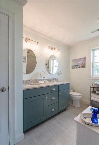 10 Julia Court, Middletown, RI 02842